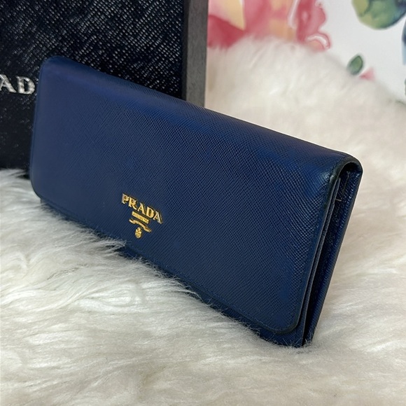 💯Authentic Prada Blue Leather Wallet🍀 - Picture 13 of 17